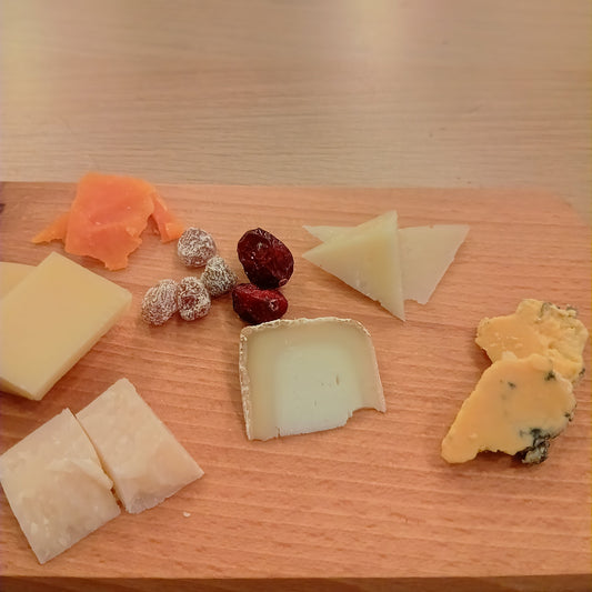 チーズ🧀　レベルアップ　ワインバーPINOT（ピノ）