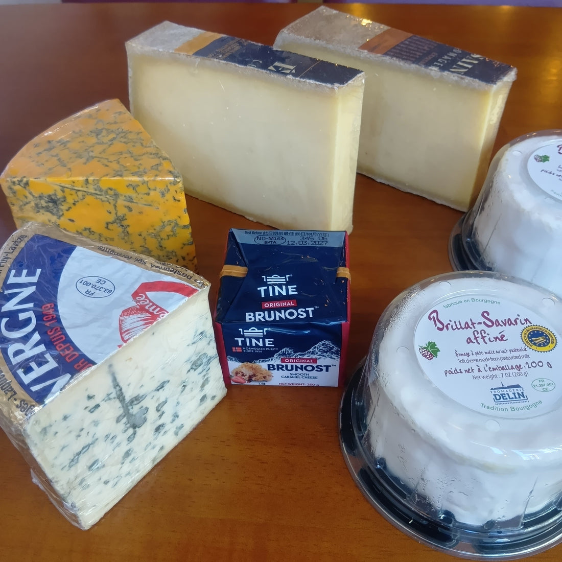 【チーズ🧀入荷】 1０種類のチーズが本日入荷！