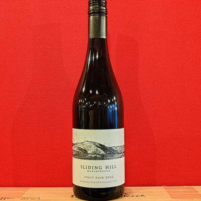 スライディング　ヒル　ピノ・ノワール　2023　アンツフィールド